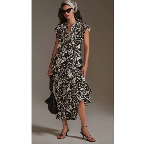 Anthropologie Maeve Cassandra Abstract Print
Black and White Maxi Dress - Picture 1 of 7